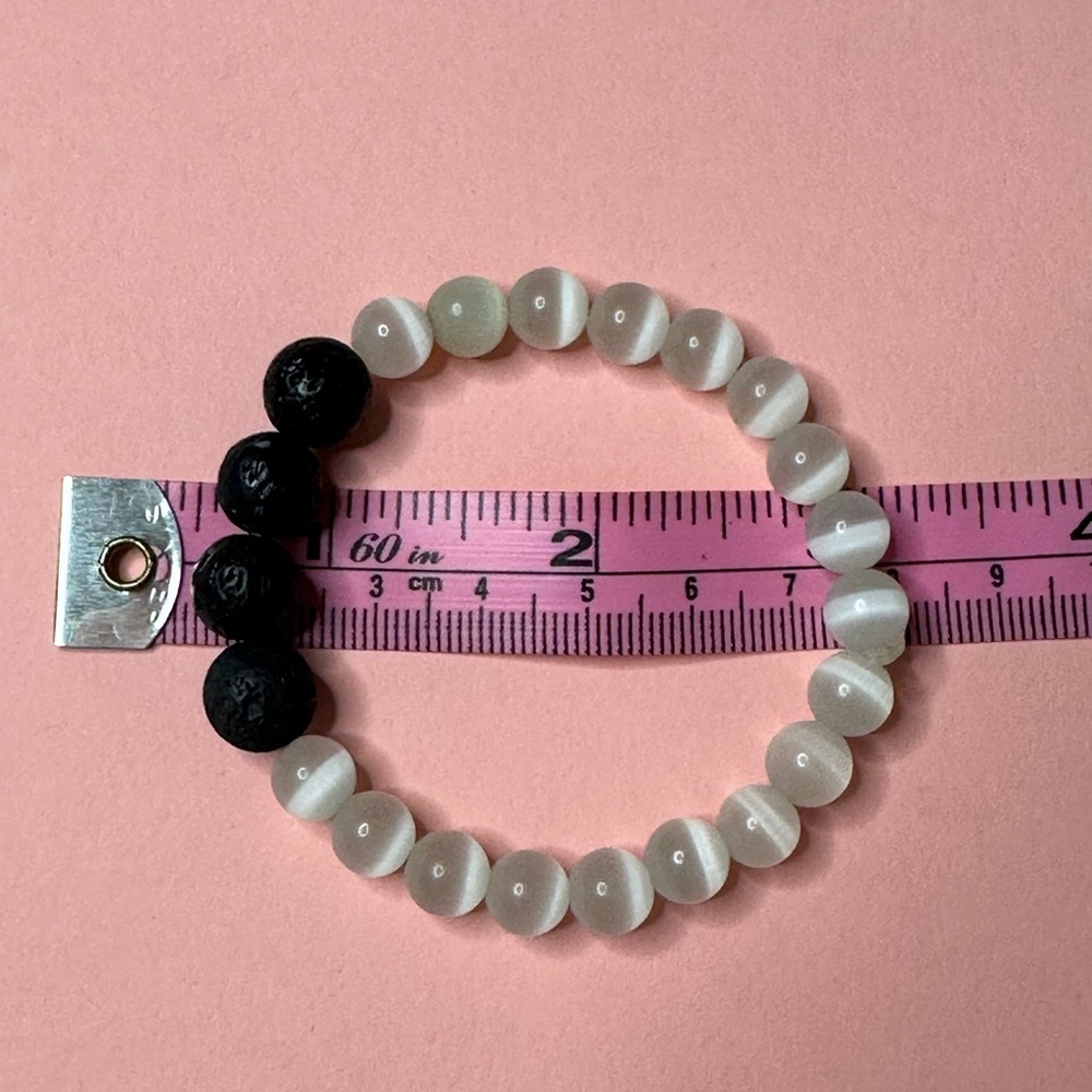 Beaded Bracelet white and black beads‎ - Picture 6 of 6